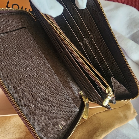 Authentic Louis Vuitton Damier ebene long zippy wallet - Picture 10 of 12